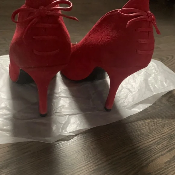 Red heels - Picture 3 of 3